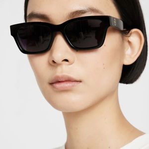 Brand new Anine Bing Daria Sunglasses